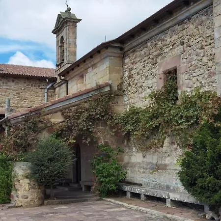 La Del Santuario Inn Nava de Santullan