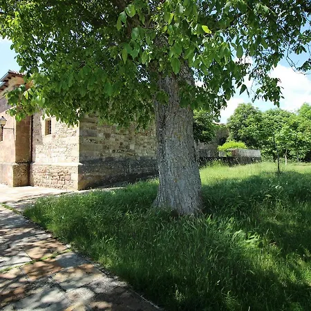Inn La Del Santuario Nava de Santullan